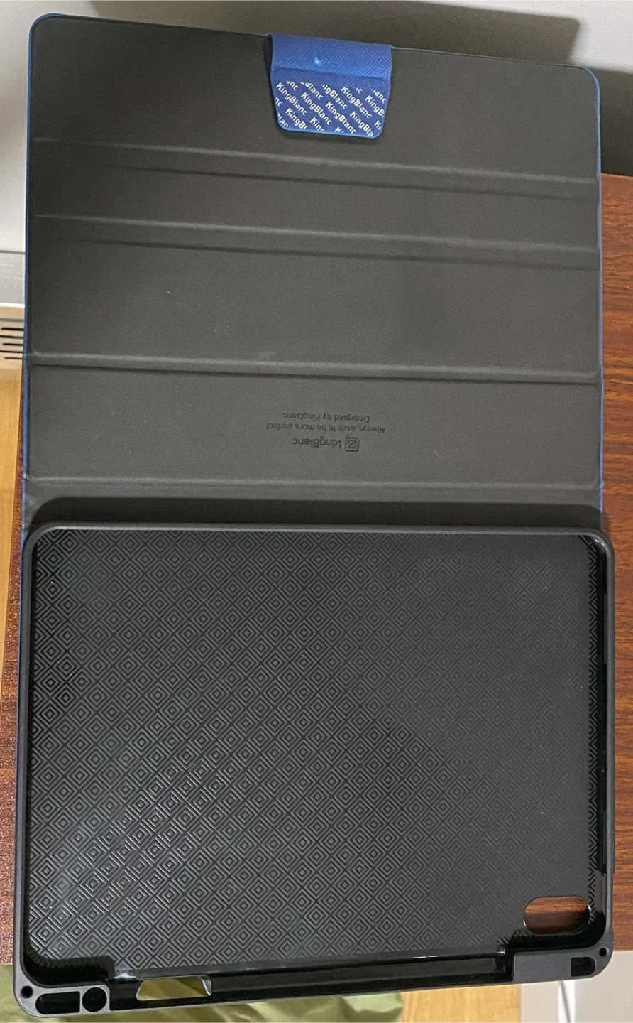 iPad Air with Case, Pencil & Screen Protector image indicator(5)