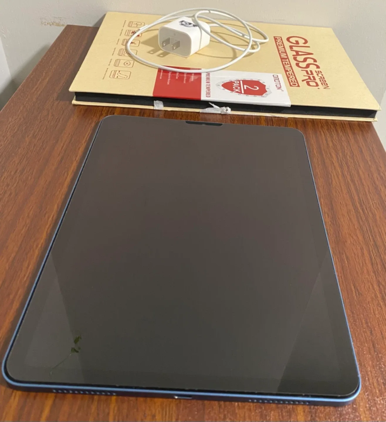 iPad Air with Case, Pencil & Screen Protector image indicator(4)