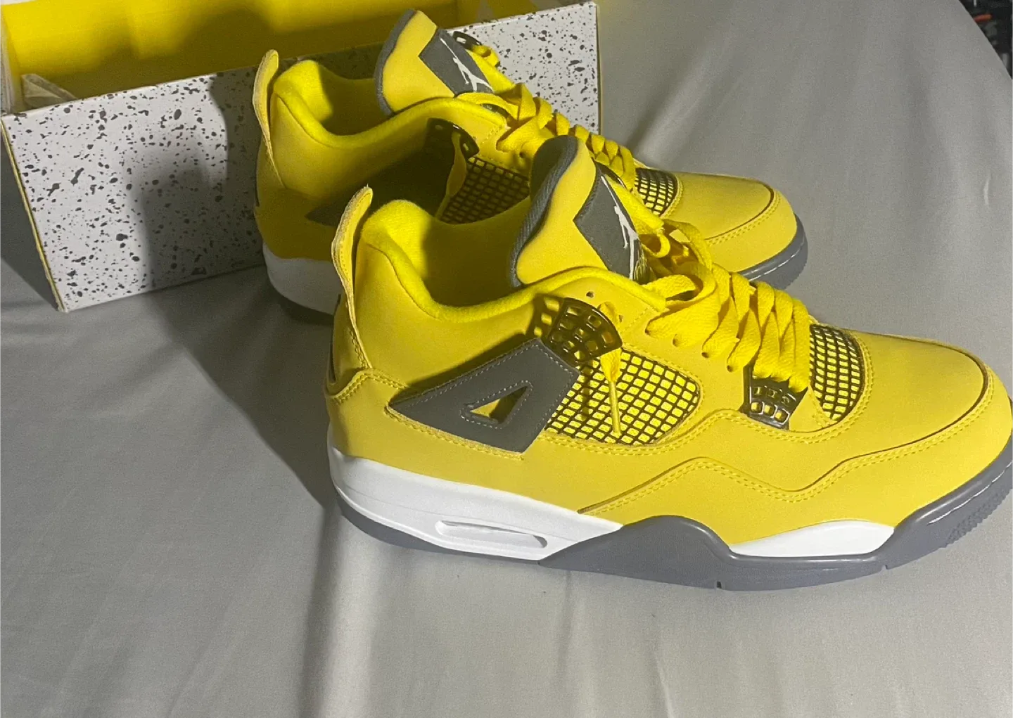 Air Jordan 4 Retro Lightning image indicator(10)