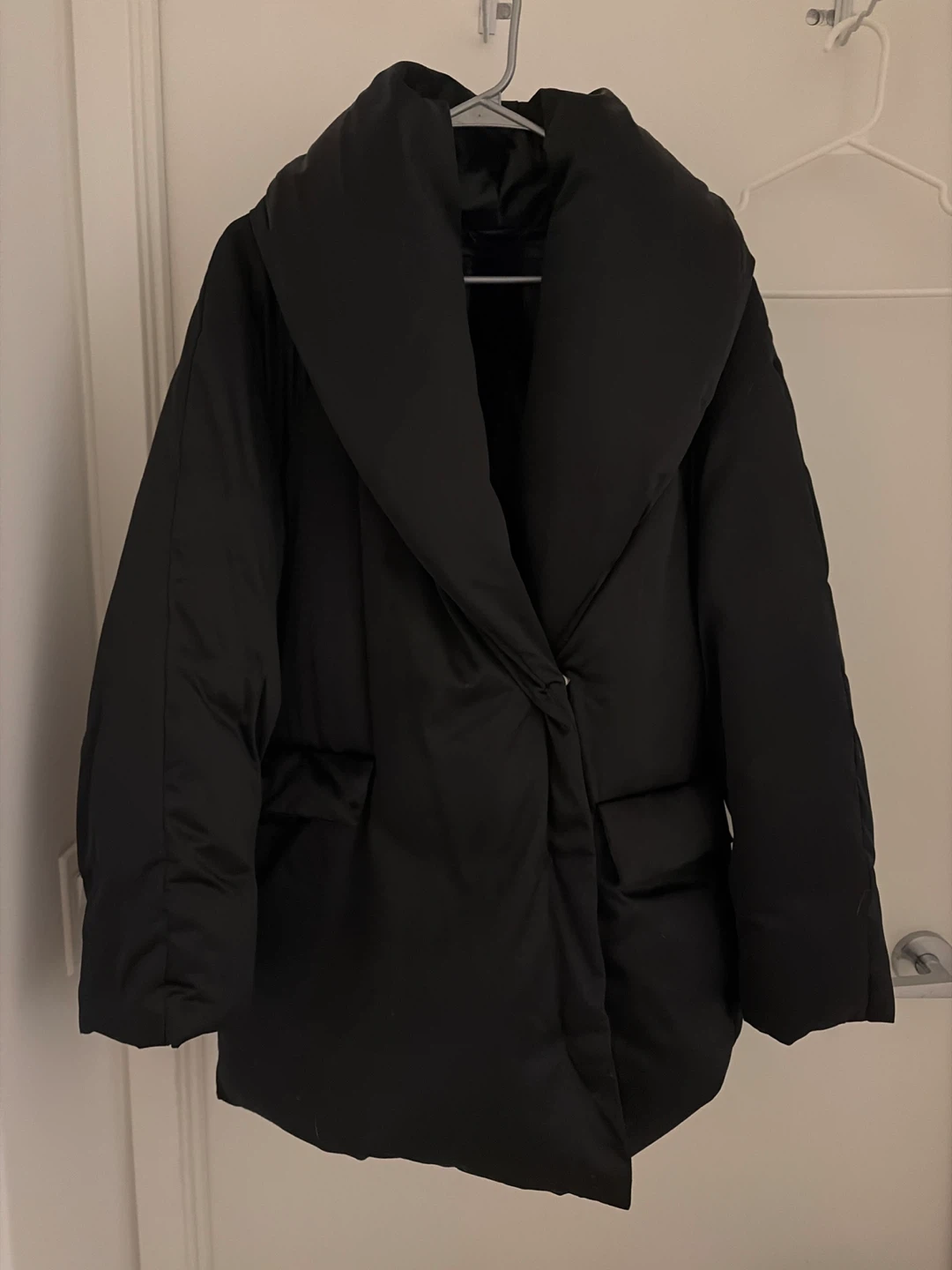 Banana Republic Black Puffer Coat - Size L