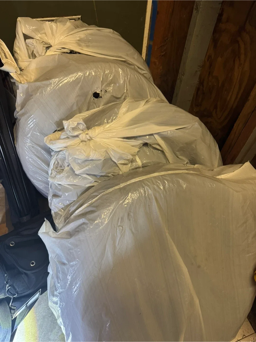 Uniroyal Tiger Paw Ice & Snow 3 Tire Set image indicator(2)