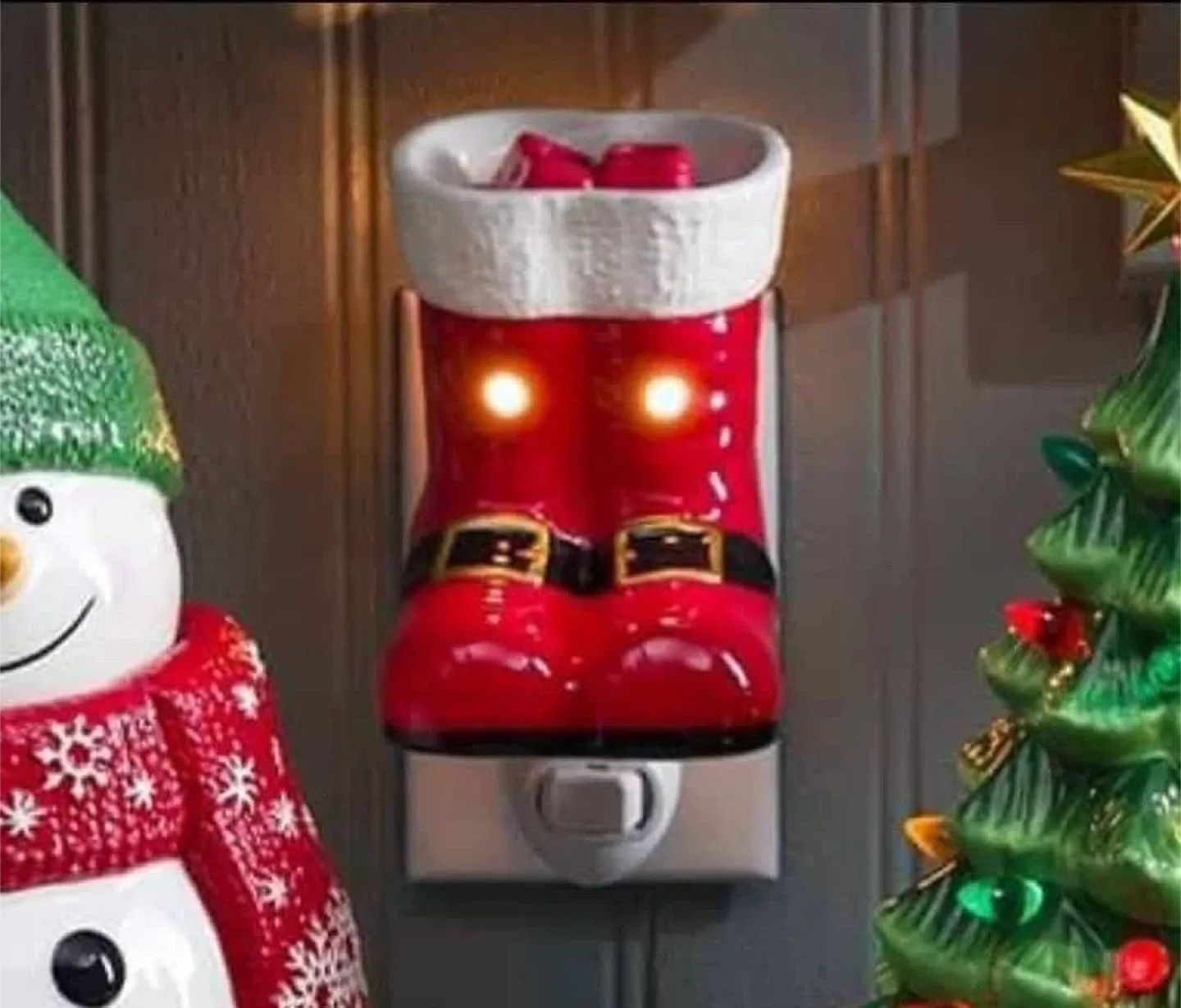 Scentsy, Down the Chimney Mini Warmer! thumbnail