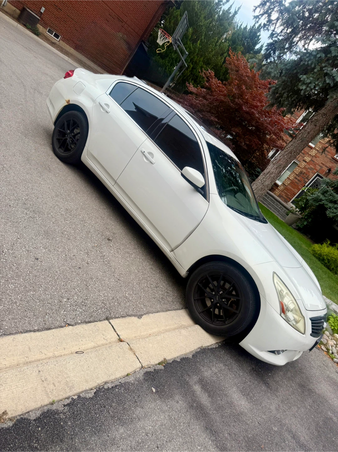 2010 Infiniti G37x White Sedan