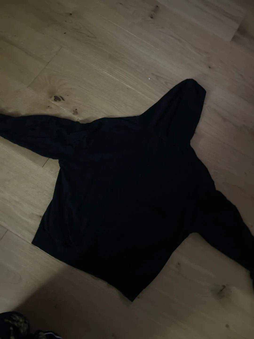 Shein Los Angeles Black Hoodie - Size 12-13Y image indicator(3)