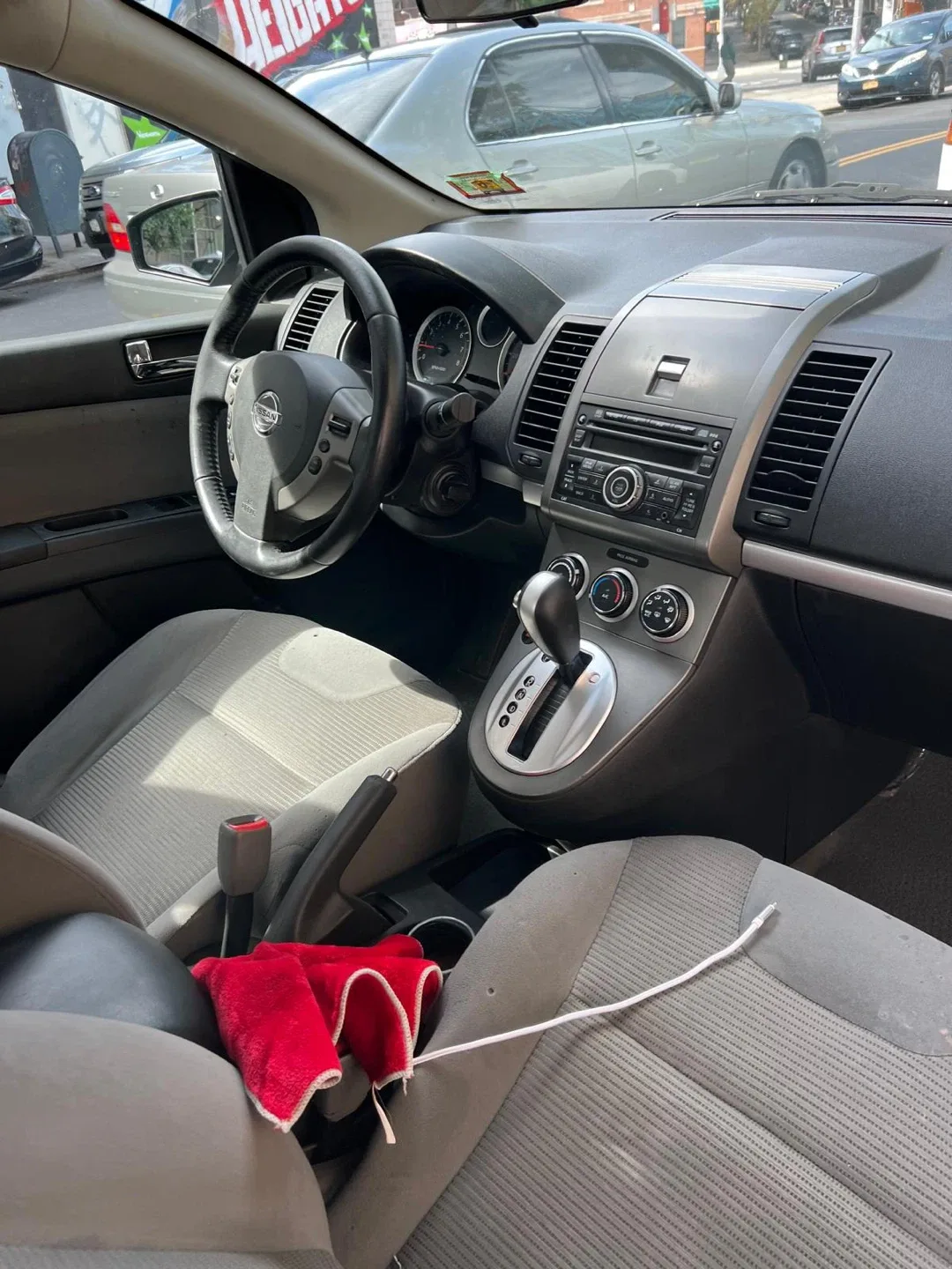 Nissan Sentra Sedan - Silver image indicator(6)