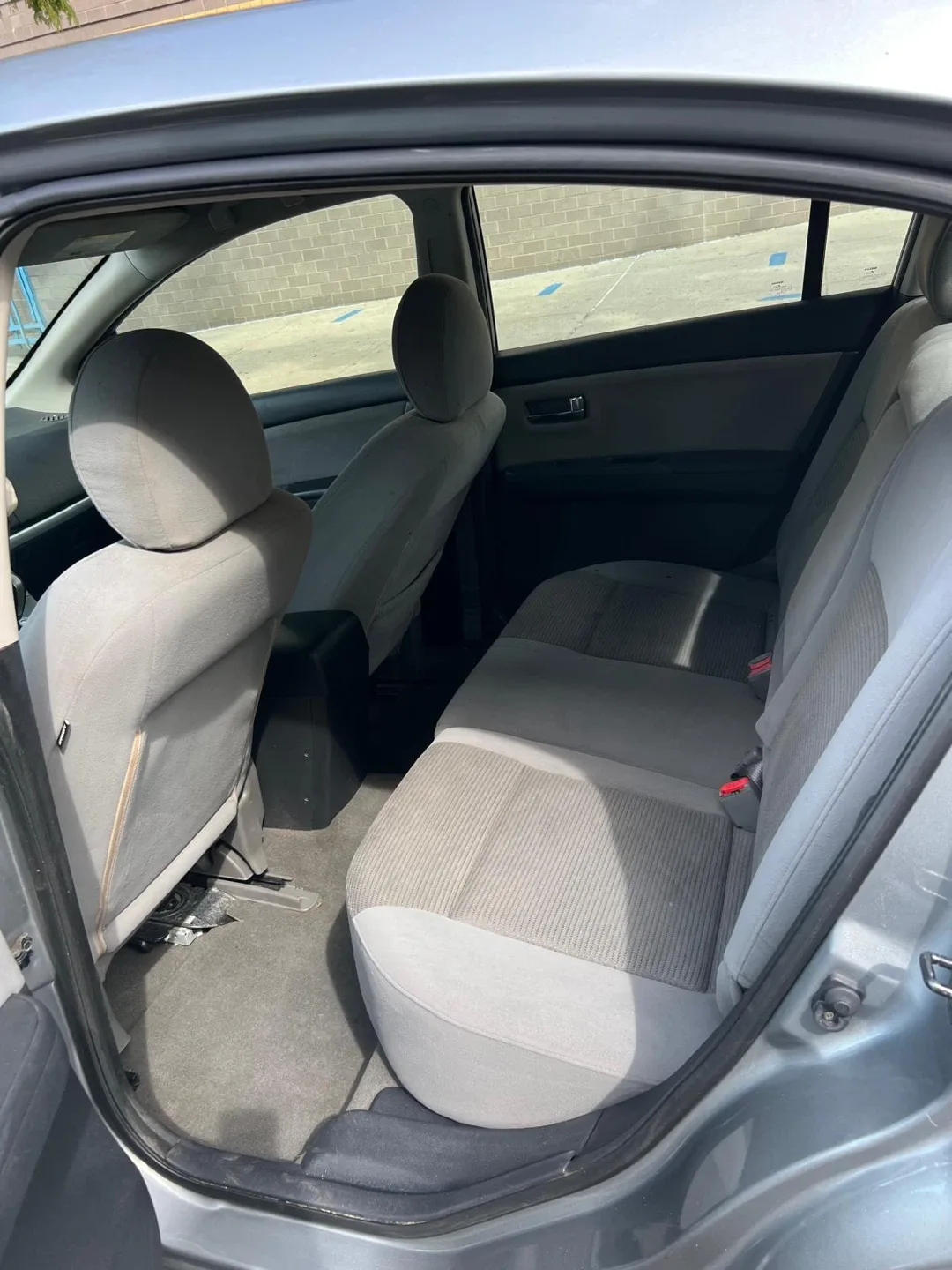 Nissan Sentra Sedan - Silver image indicator(7)