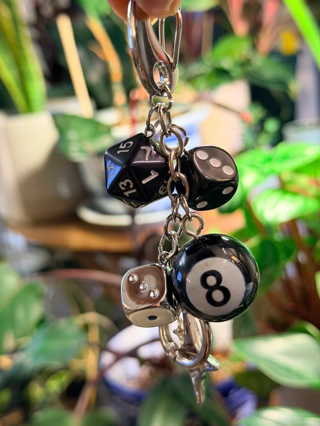 Lucky 🍀 Dice & 8-Ball Keychain thumbnail