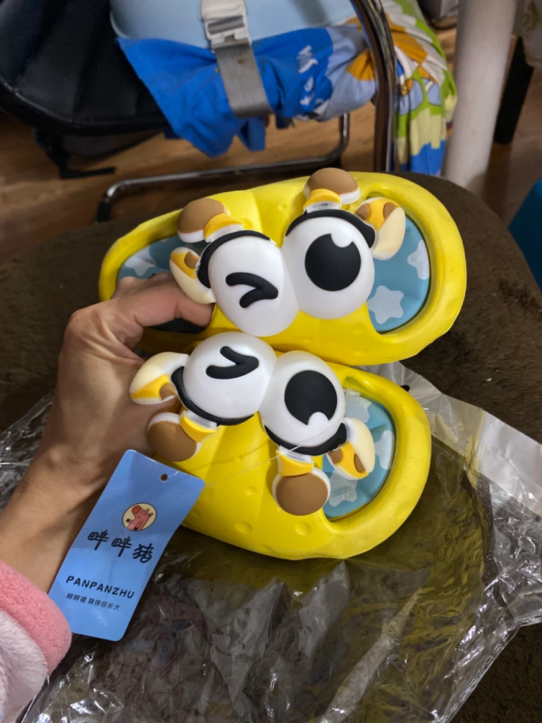 Brand New Puffy Cute Toddlers Slides Size 28/29 - photo 4