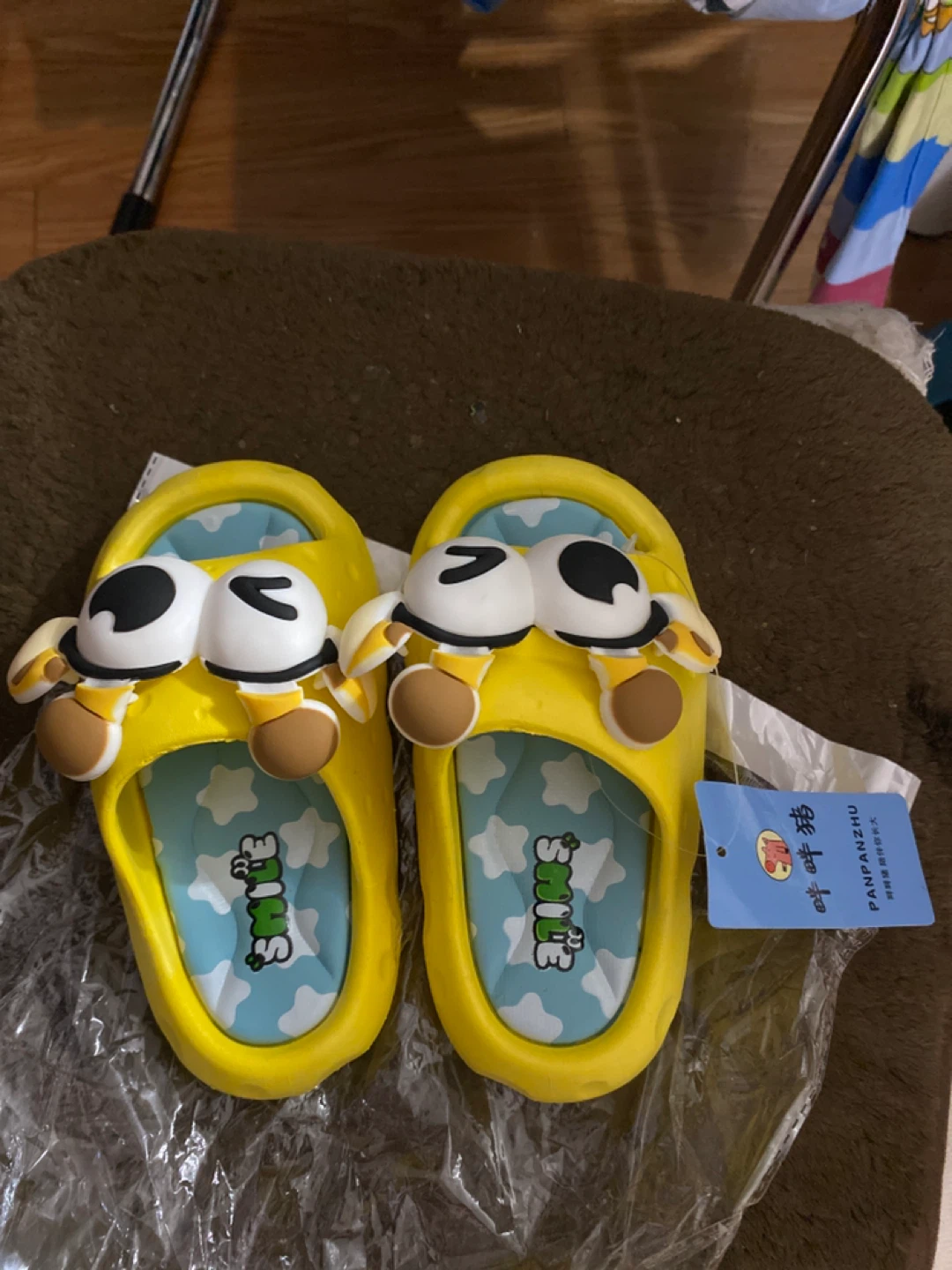 Brand New Puffy Cute Toddlers Slides Size 28/29 - photo 2