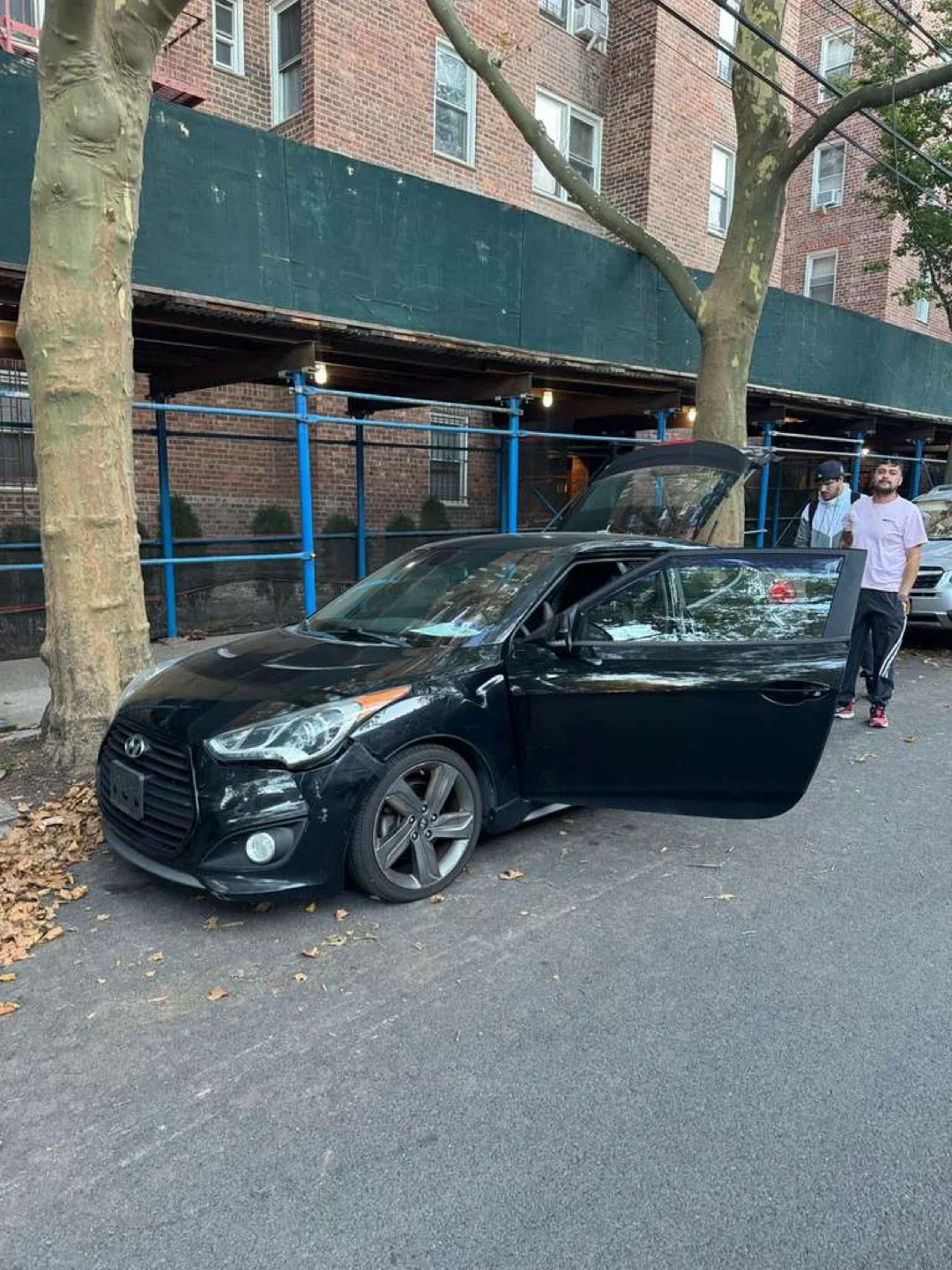 Black Hyundai Veloster image indicator(5)