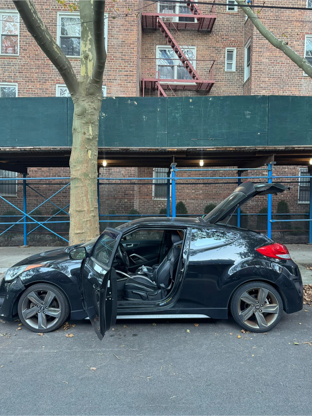 Black Hyundai Veloster - photo 4