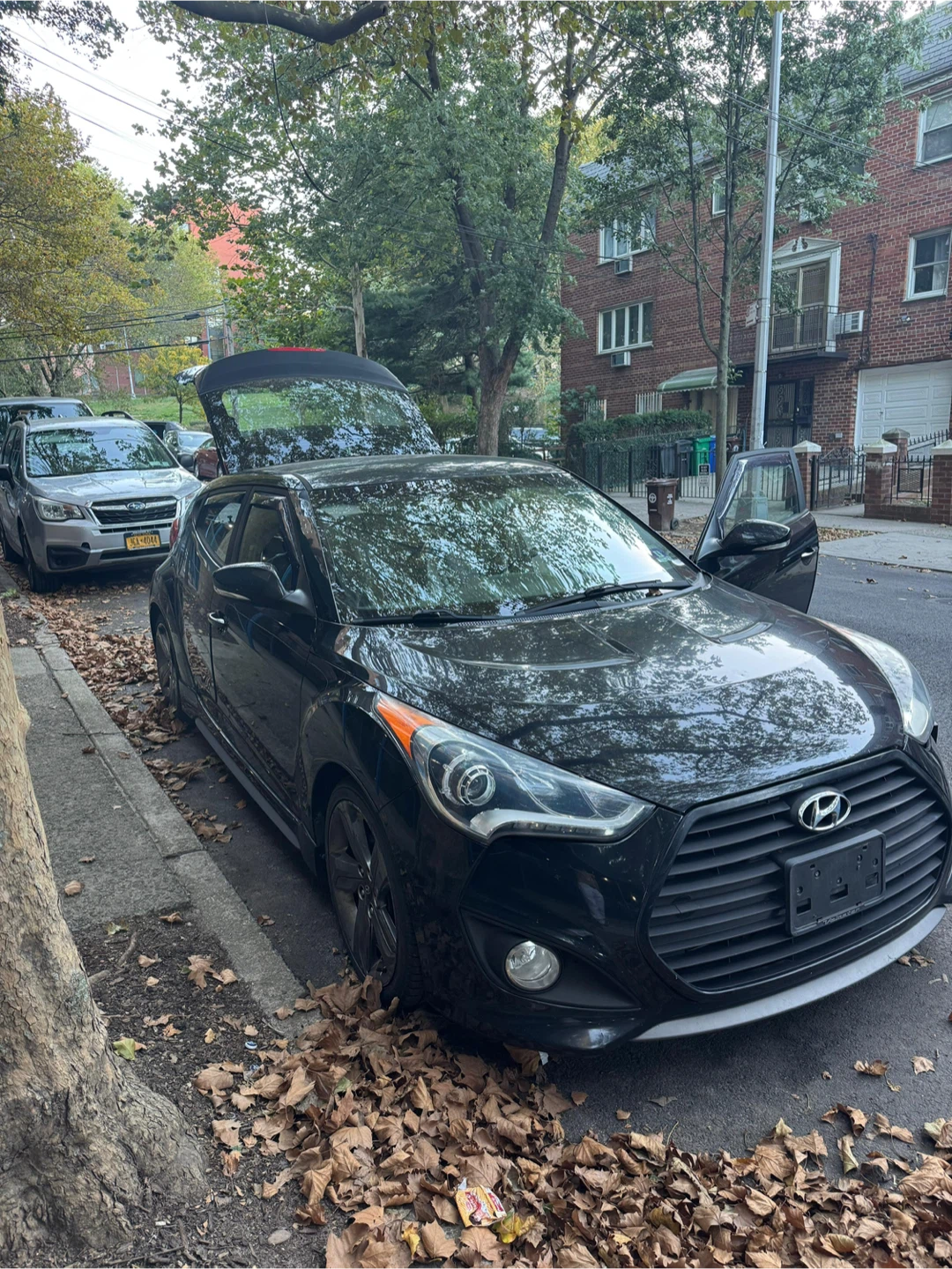 Black Hyundai Veloster