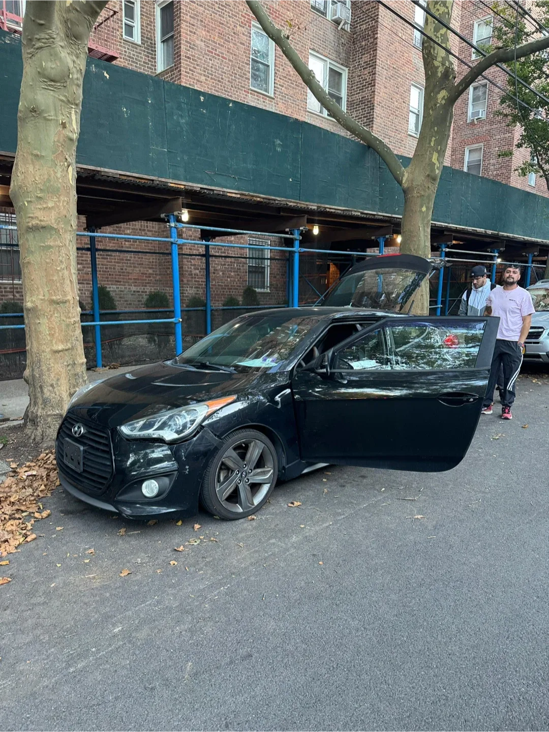 Black Hyundai Veloster image indicator(2)