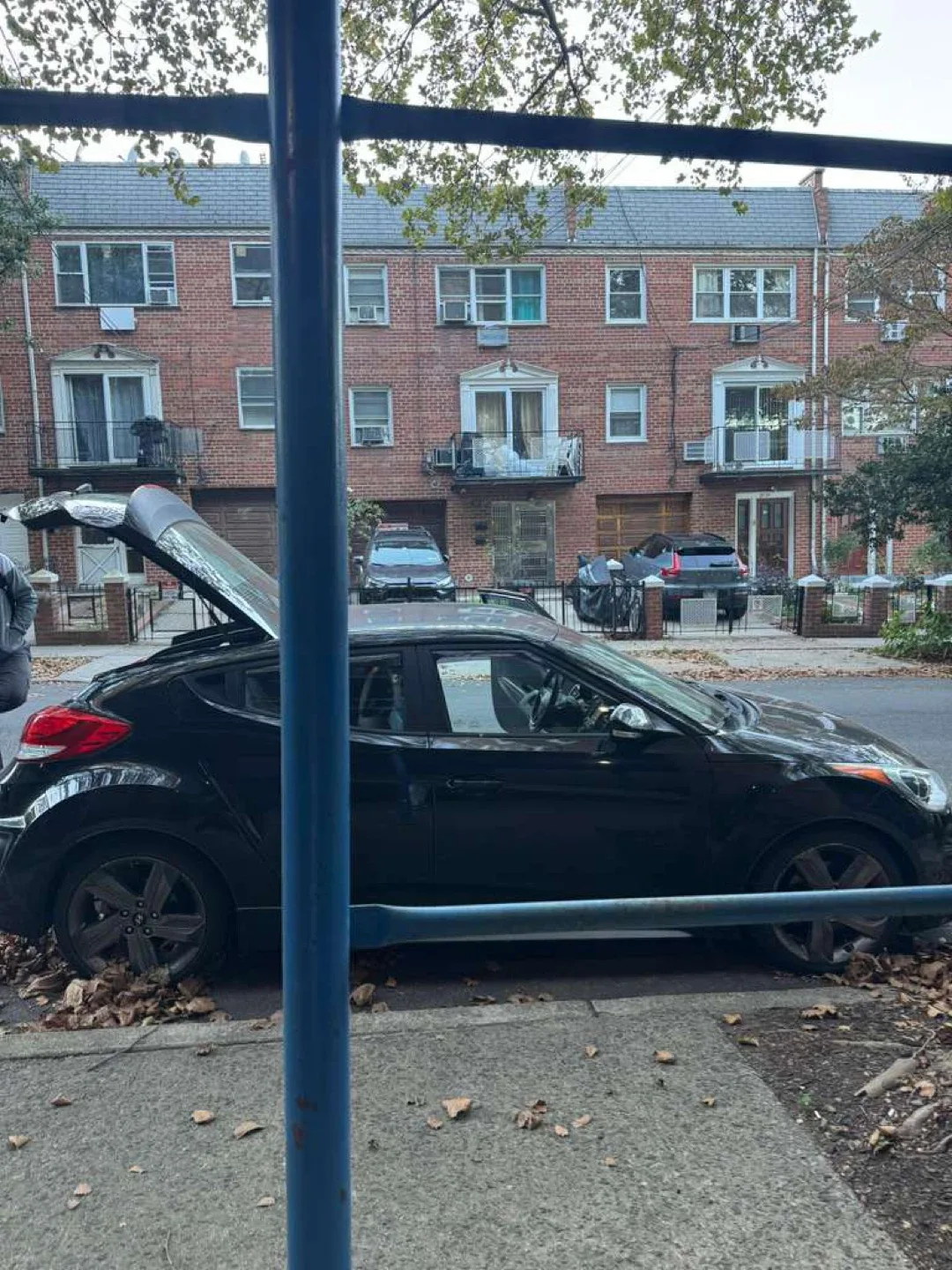 Black Hyundai Veloster image indicator(8)