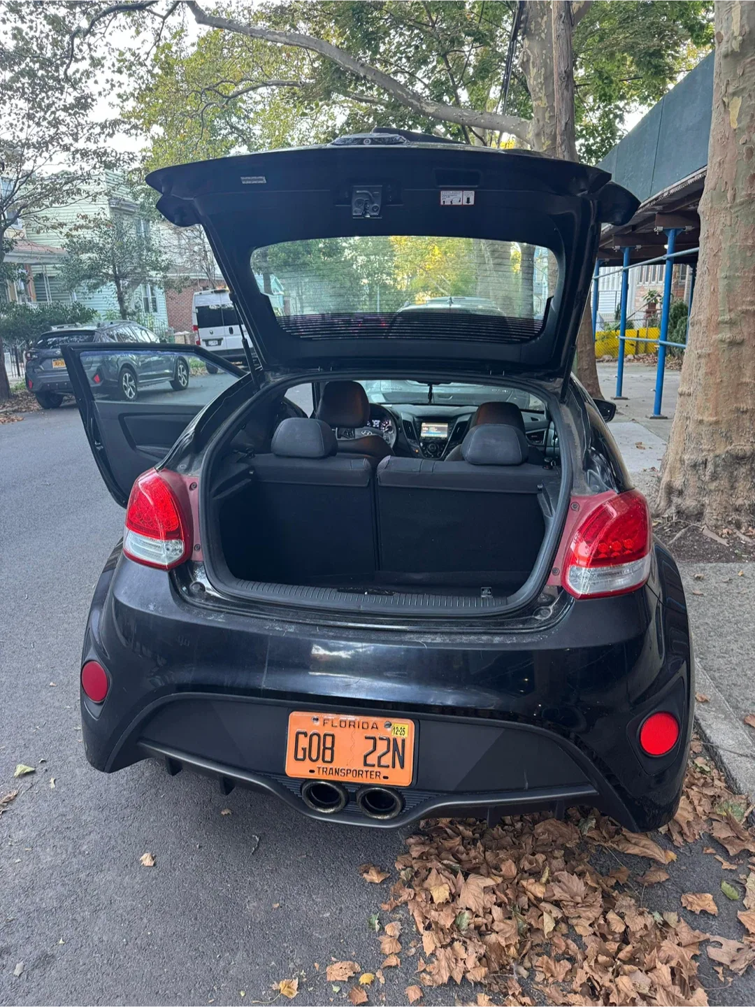 Black Hyundai Veloster image indicator(9)