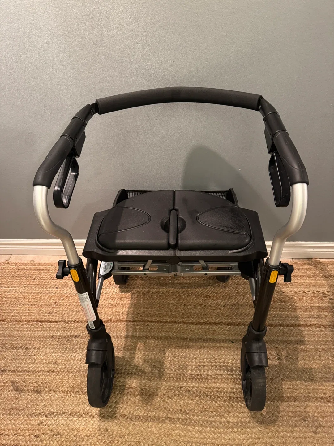 Evolution Xpresso Walker Rollator - Black image indicator(2)