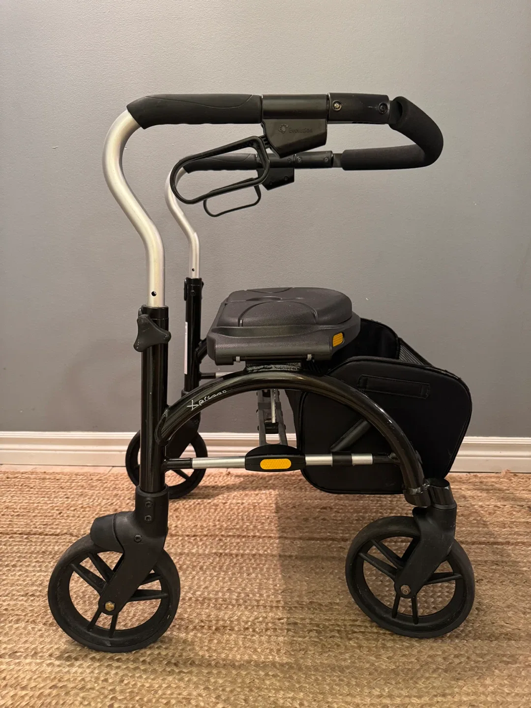 Evolution Xpresso Walker Rollator - Black image indicator(3)