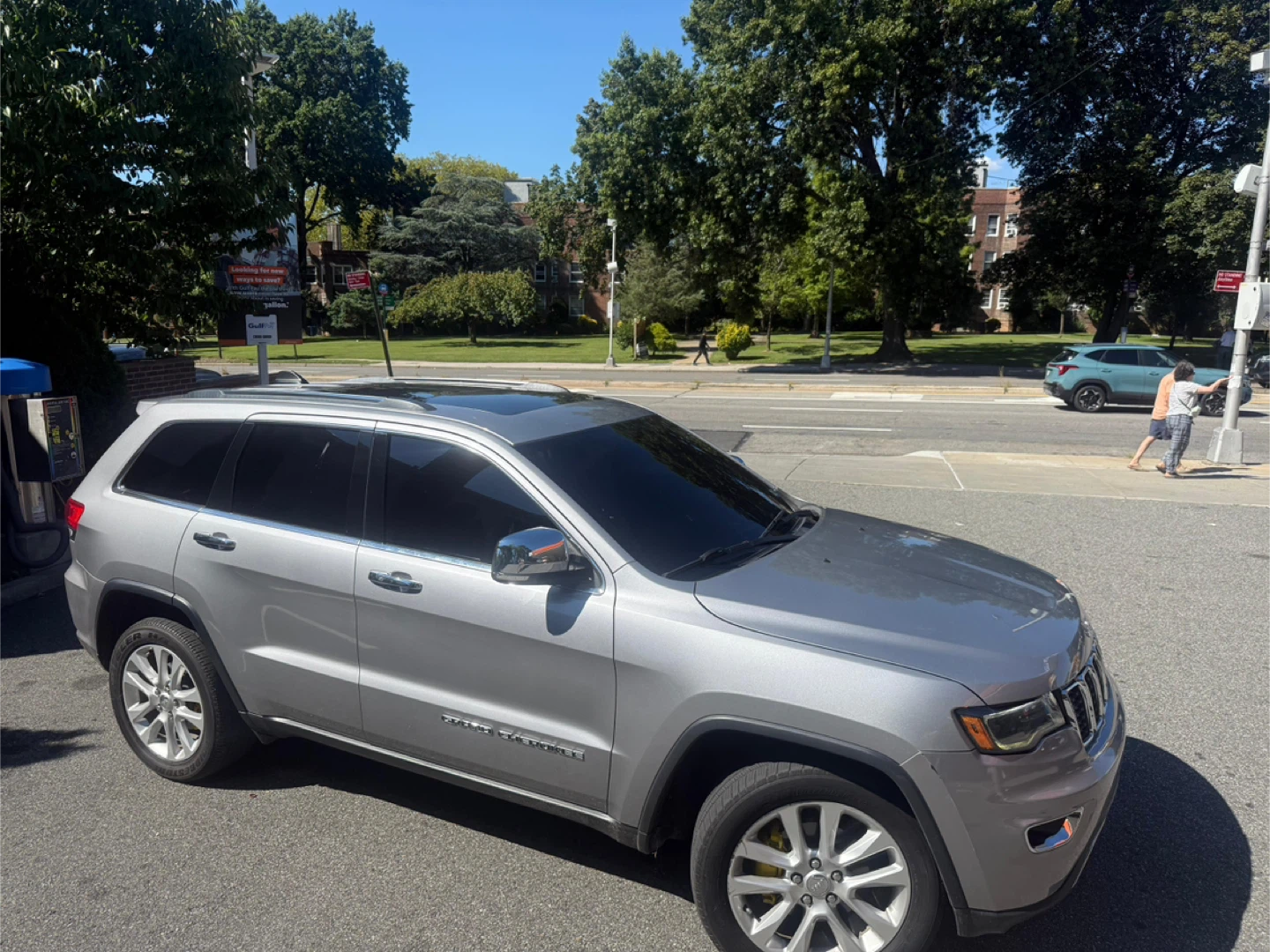 Jeep Grand Cherokee - Silver SUV