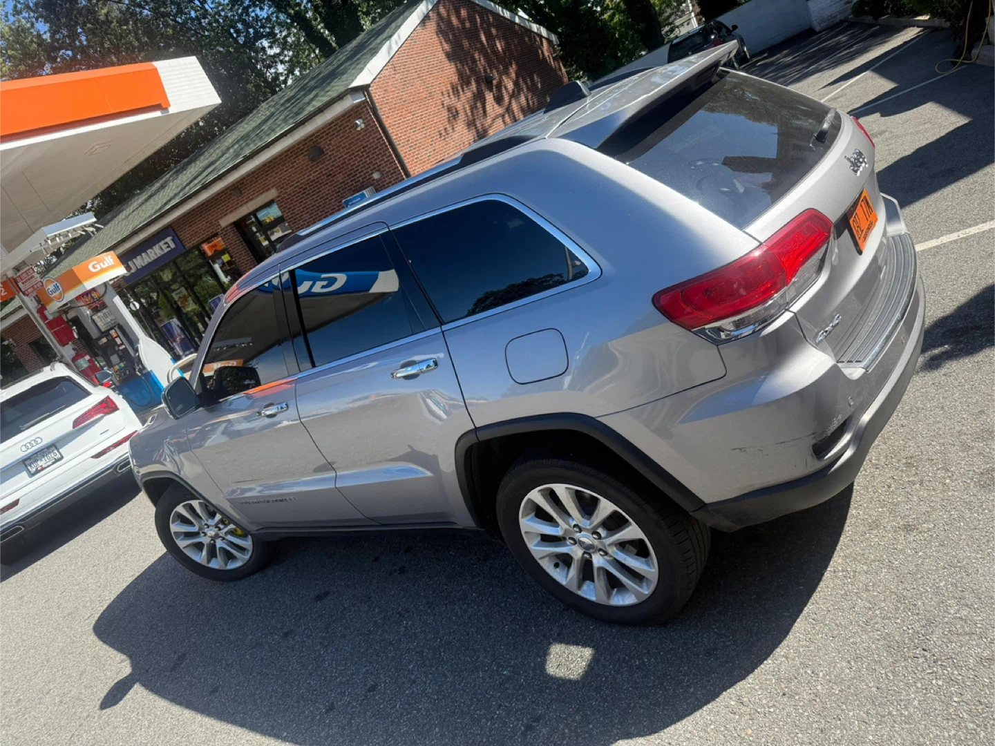 Jeep Grand Cherokee - Silver SUV - photo 4
