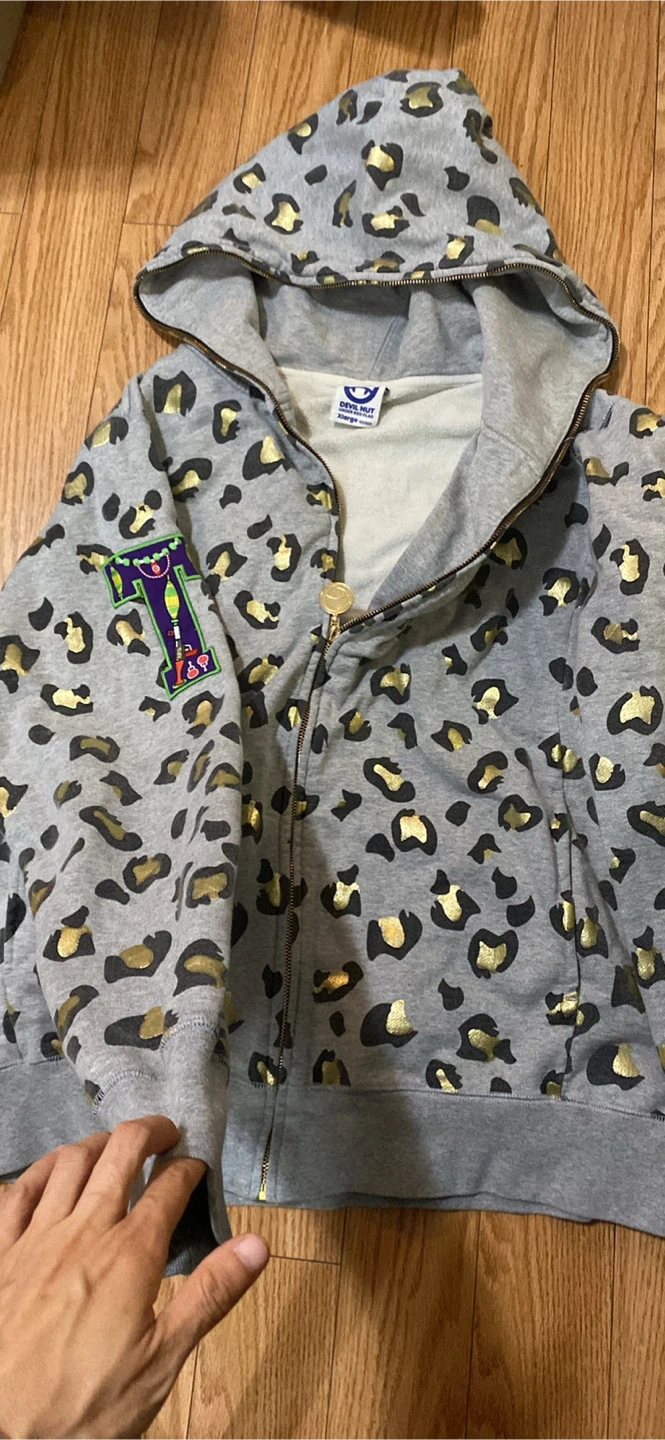 Devil Nut Men’s Grey Leopard Print Hoodie - photo 2