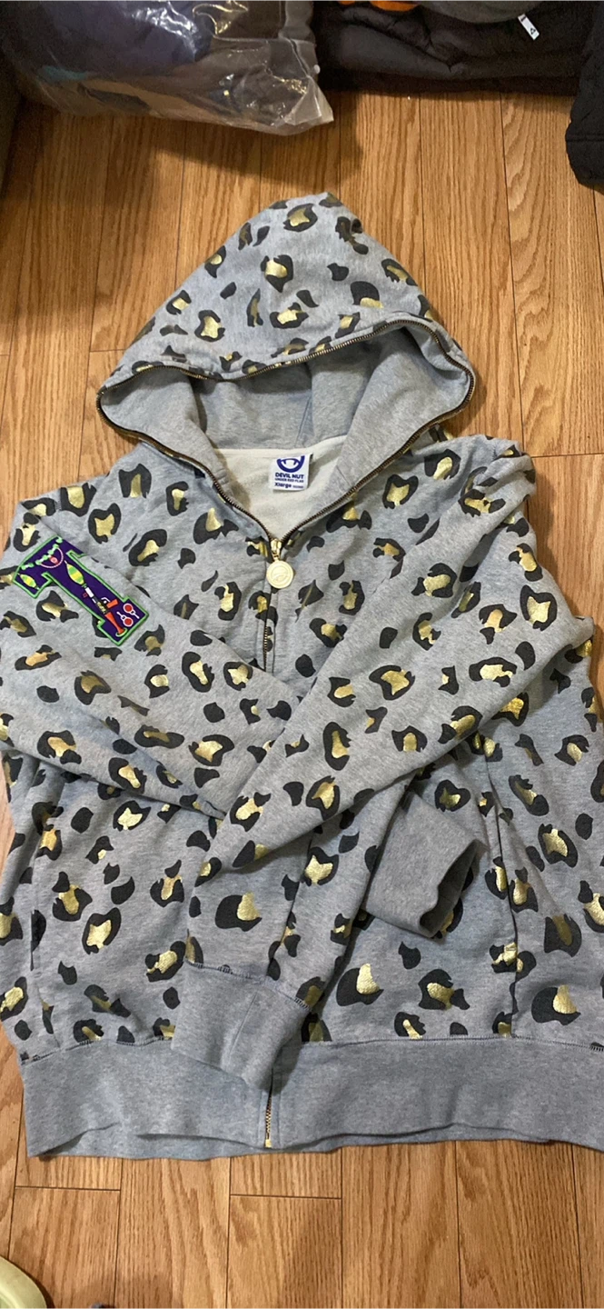 Devil Nut Men’s Grey Leopard Print Hoodie