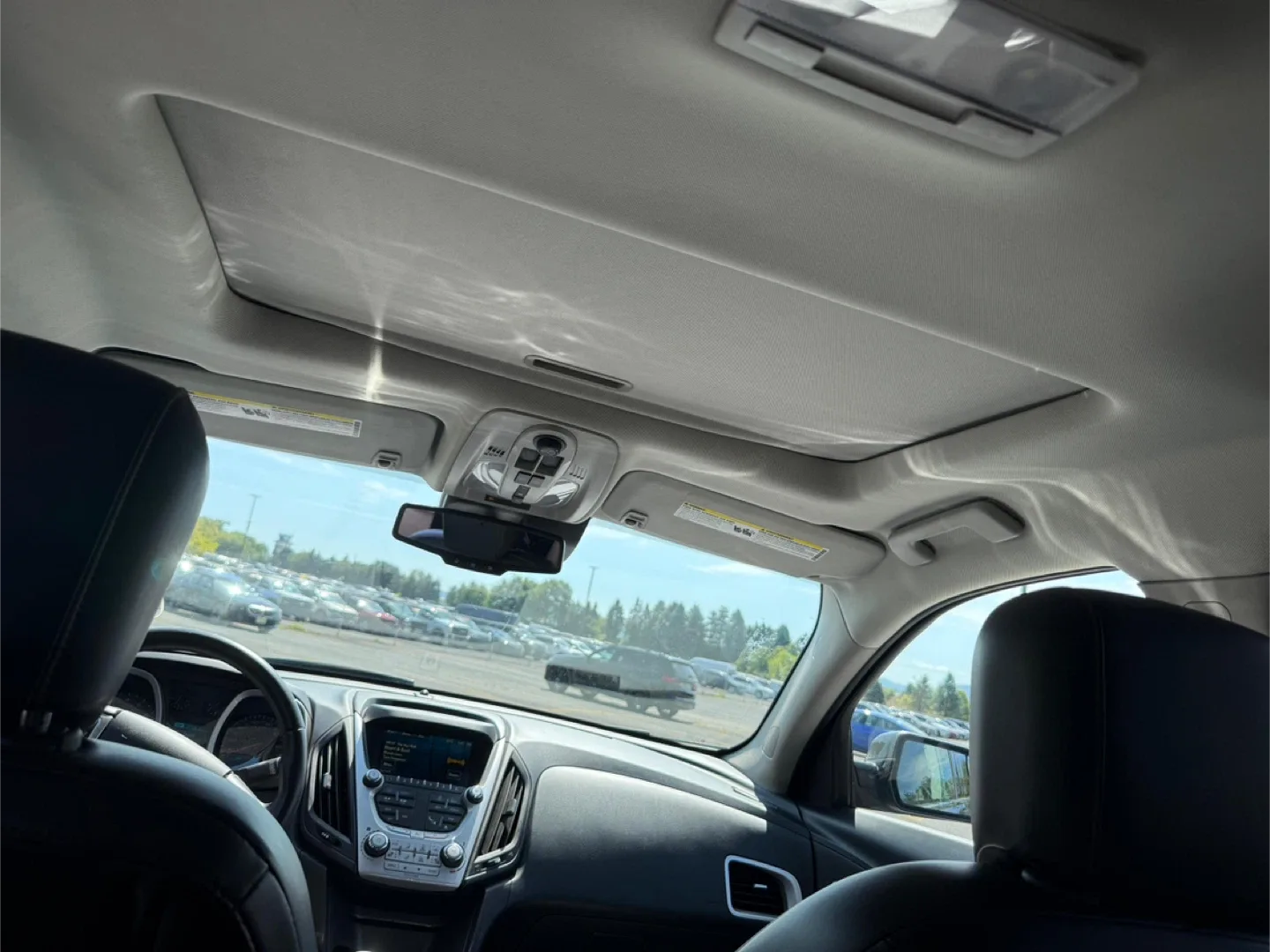 Black Chevrolet Equinox LT image indicator(4)