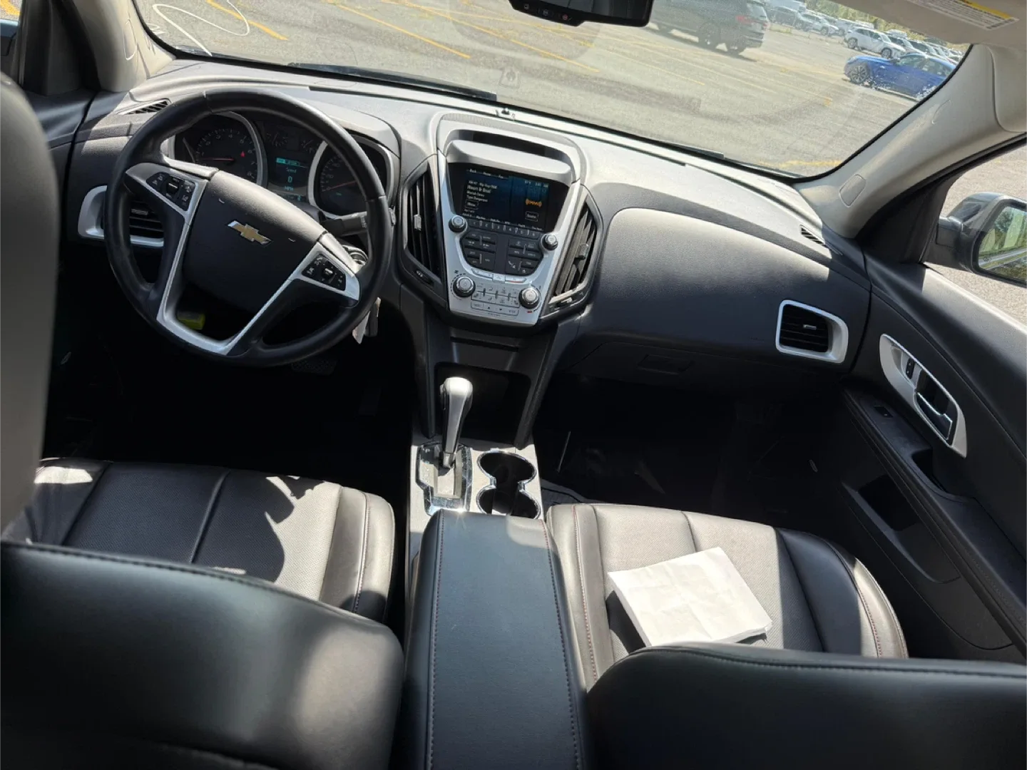 Black Chevrolet Equinox LT image indicator(9)