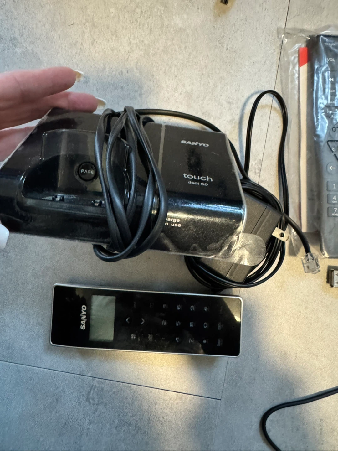 Sanyo Touch DECT 6.0 Phone & Cables - photo 5