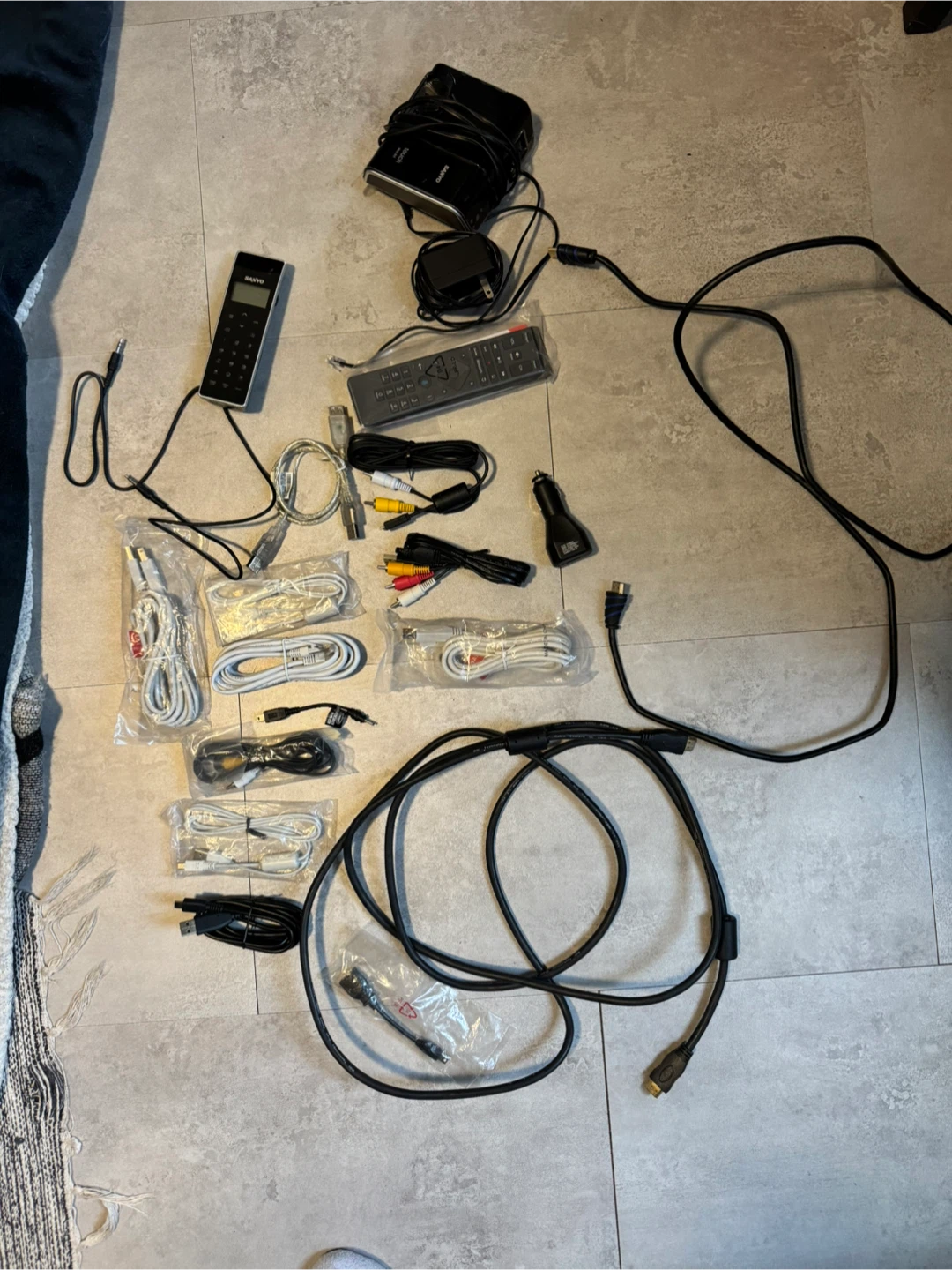 Sanyo Touch DECT 6.0 Phone & Cables