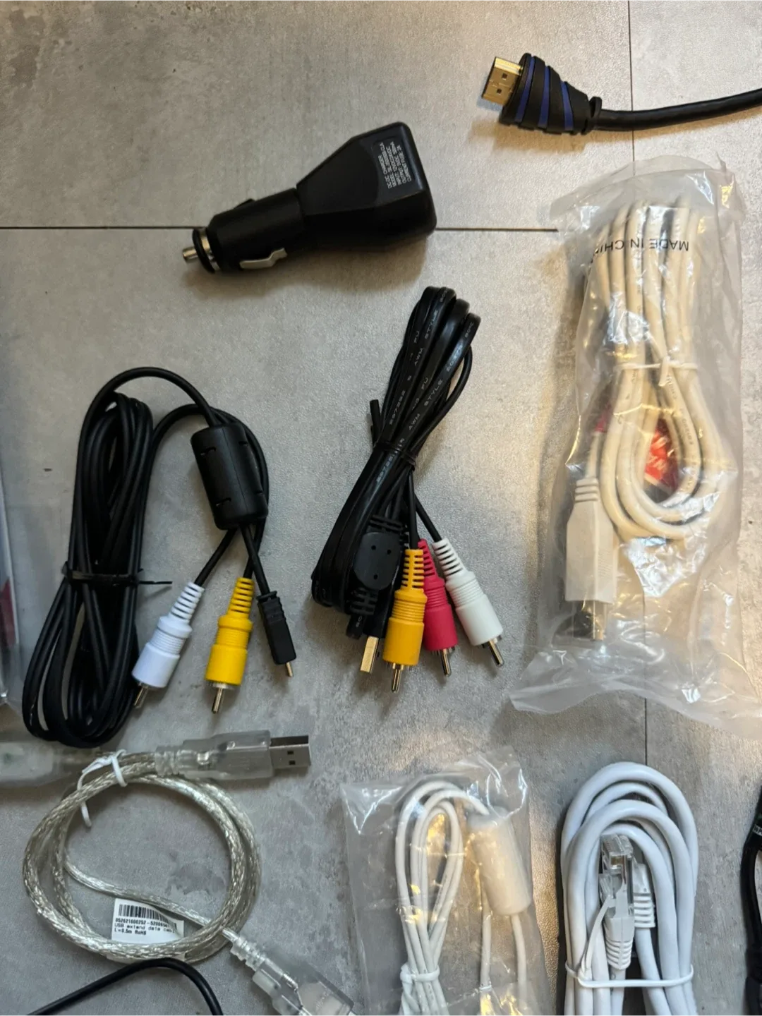 Sanyo Touch DECT 6.0 Phone & Cables image indicator(3)