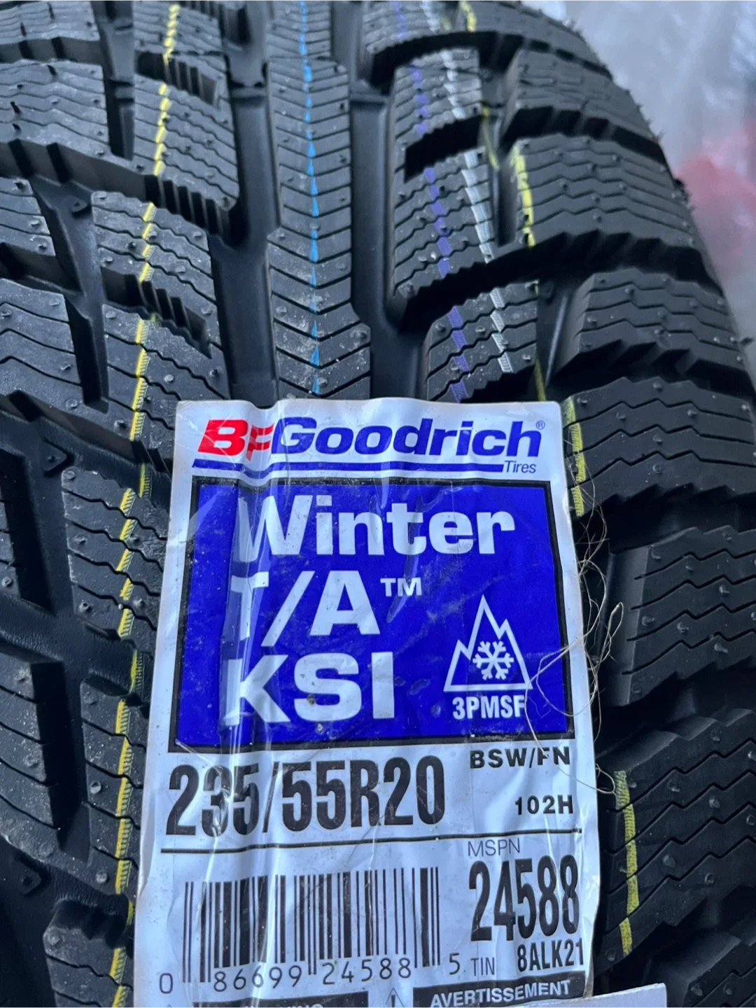 BFGoodrich Winter T/A KSI Tire 235/55R20 image indicator(3)