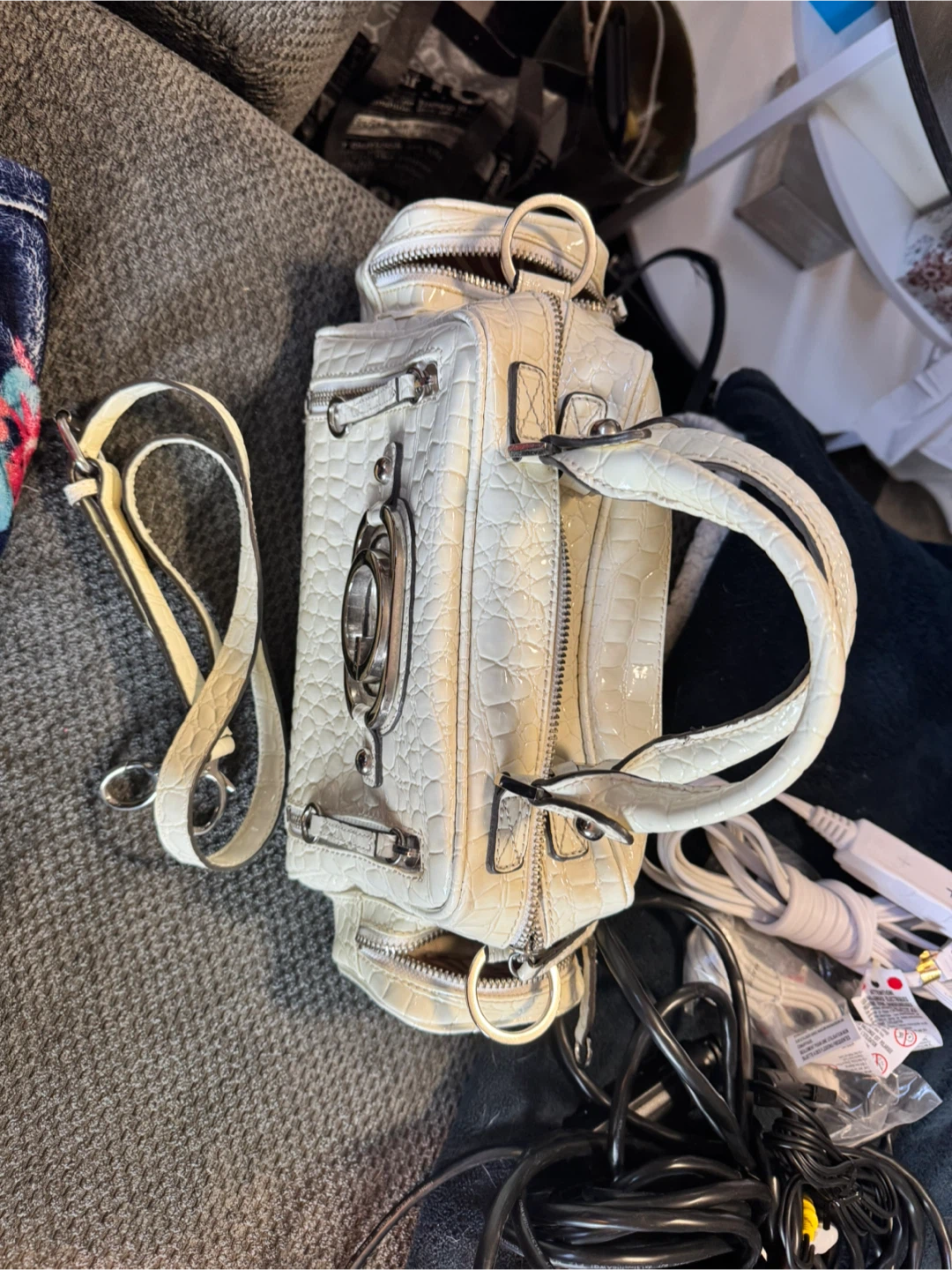 Guess White Croc Embossed Satchel - photo 3