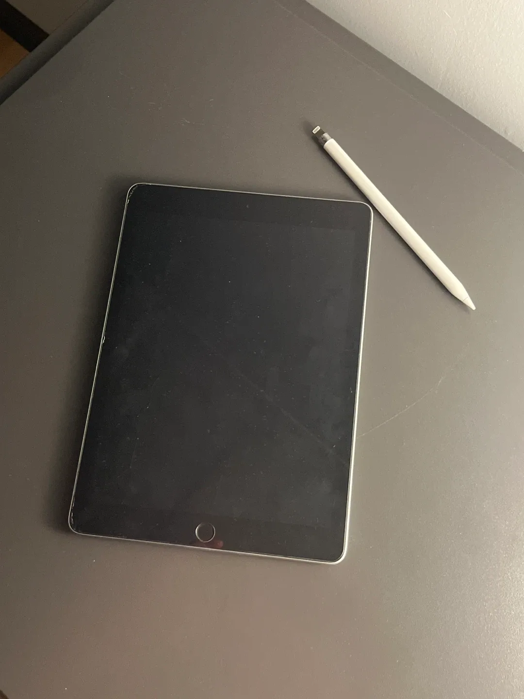 Apple iPad (6th gen) & Pencil