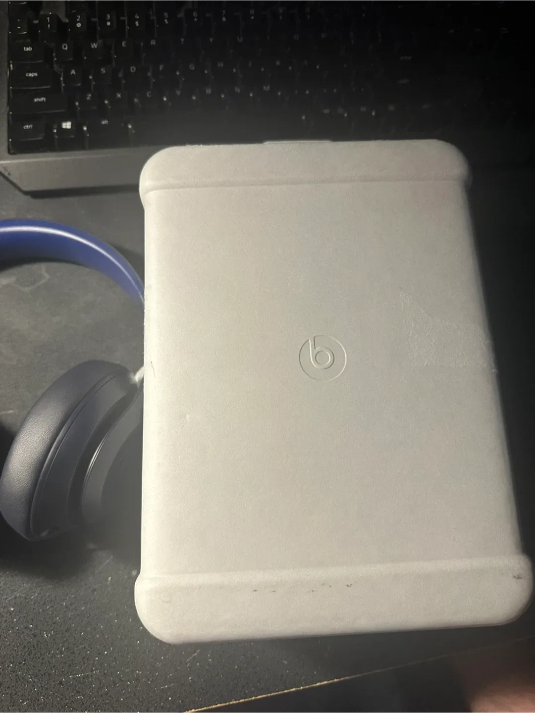 Beats Studio Pro Navy Headphones image indicator(3)