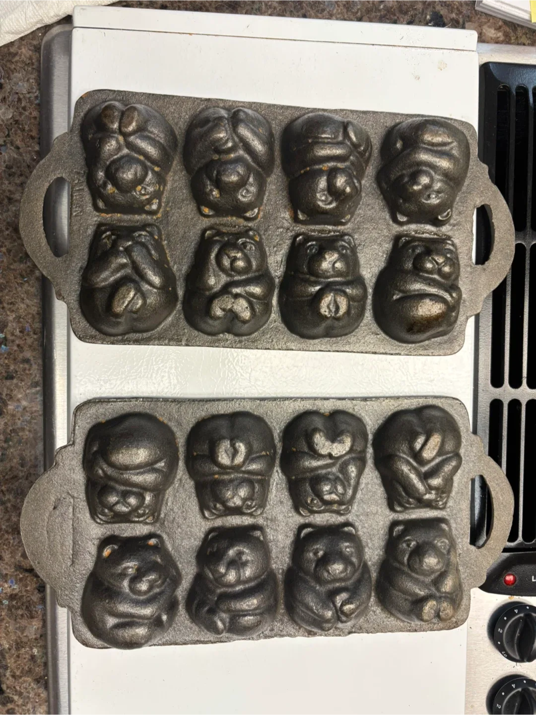 Cast Iron Teddy Bear Baking Mold Pans thumbnail