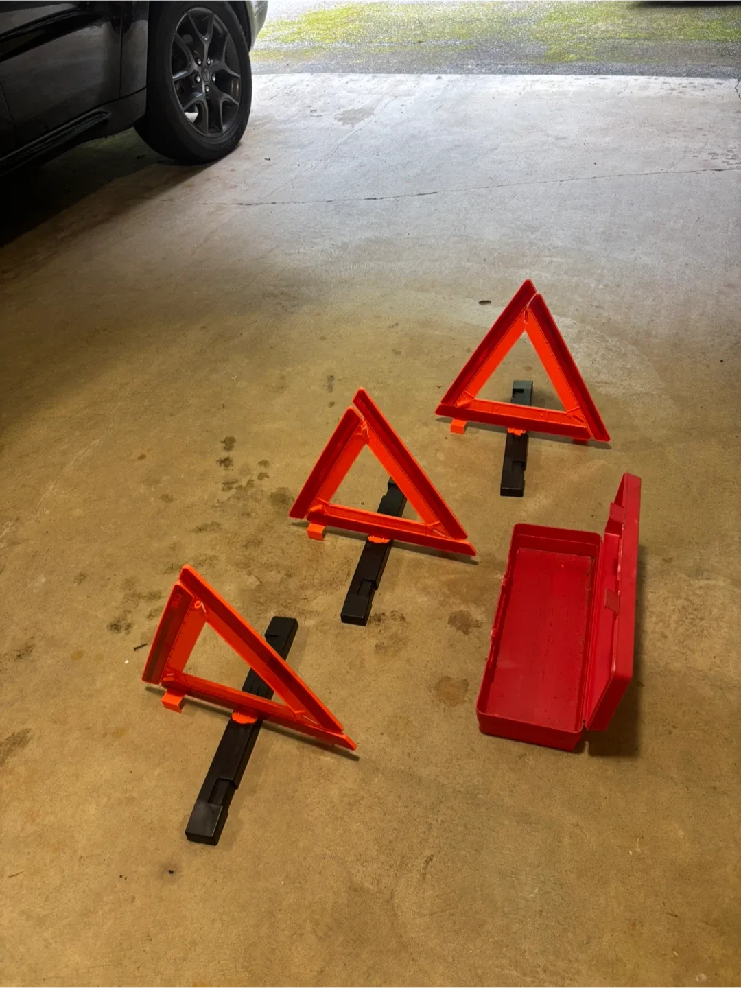 Emergency Warning Triangle Kit with Case thumbnail