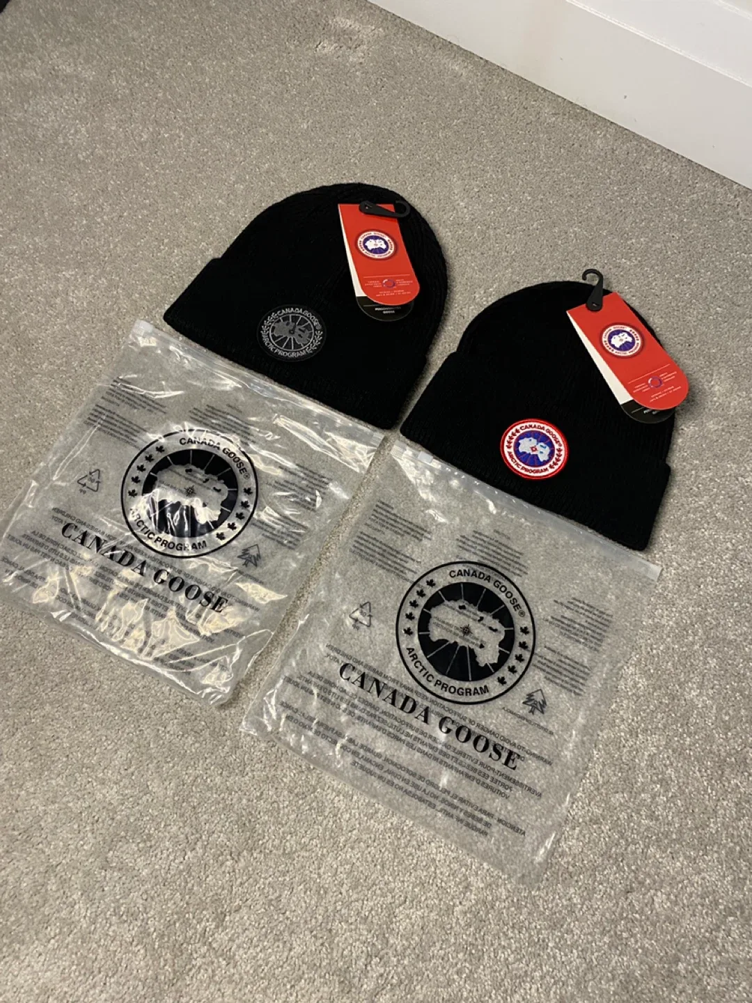 Canada goose beanie image indicator(4)