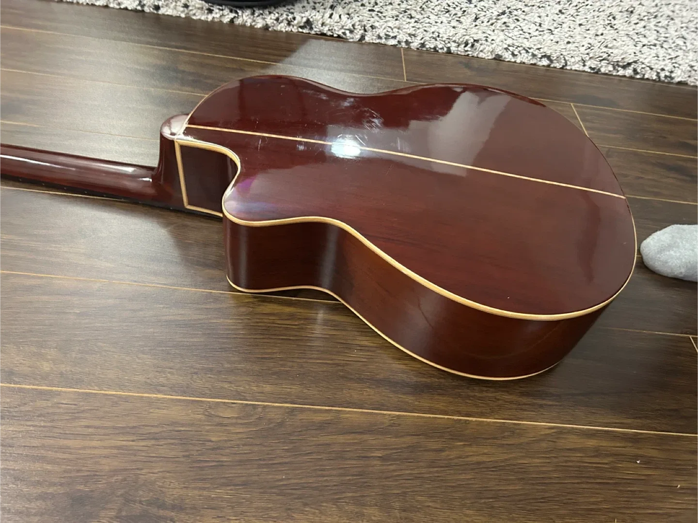 Acoustic Guitar with Capo image indicator(4)