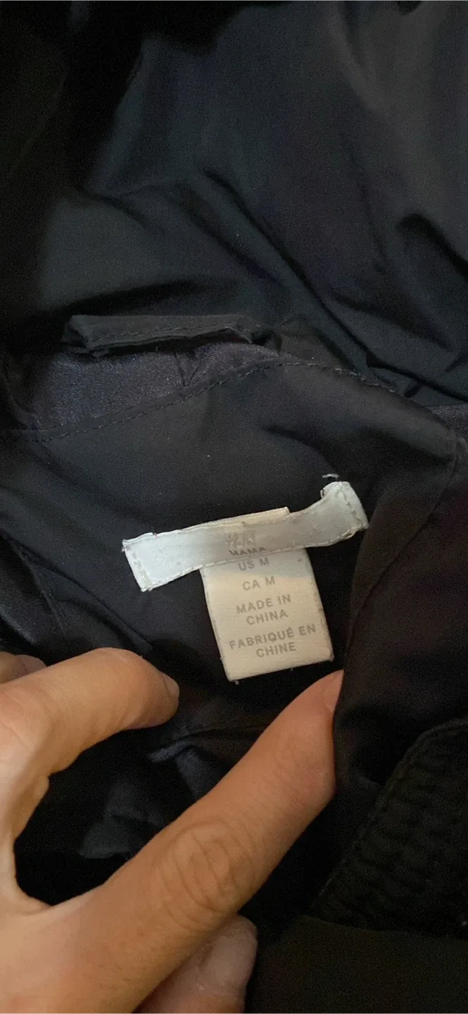 H&M Black Puffer Coat - Size M image indicator(2)