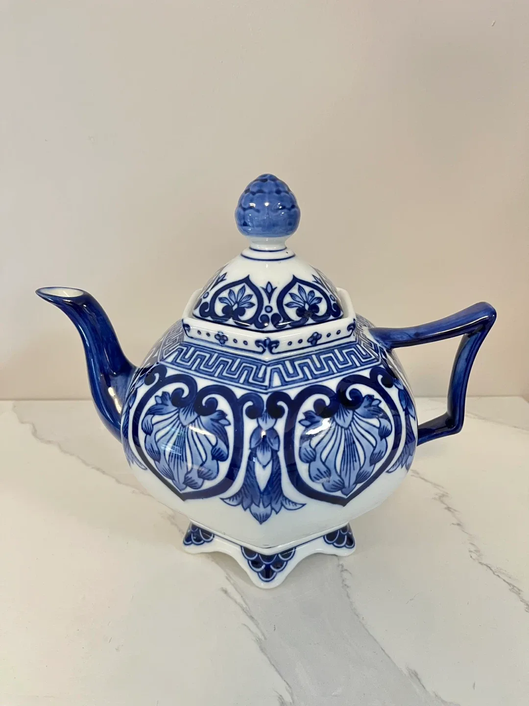 Bombay “Adelaide” Footed Porcelain Teapot & Cup Set image indicator(2)