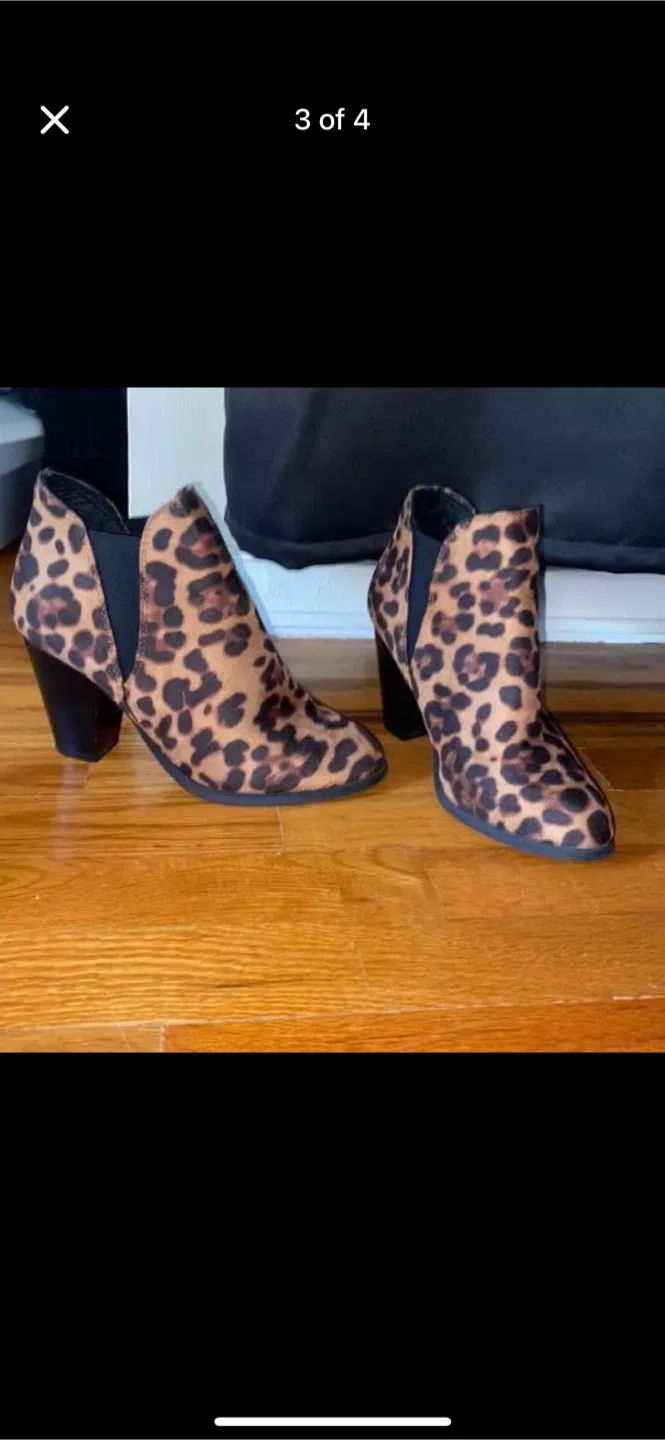 Assorted Women's Shoes. 9 pr. Size 6. $10 ea.Will do all for $85 image indicator(2)