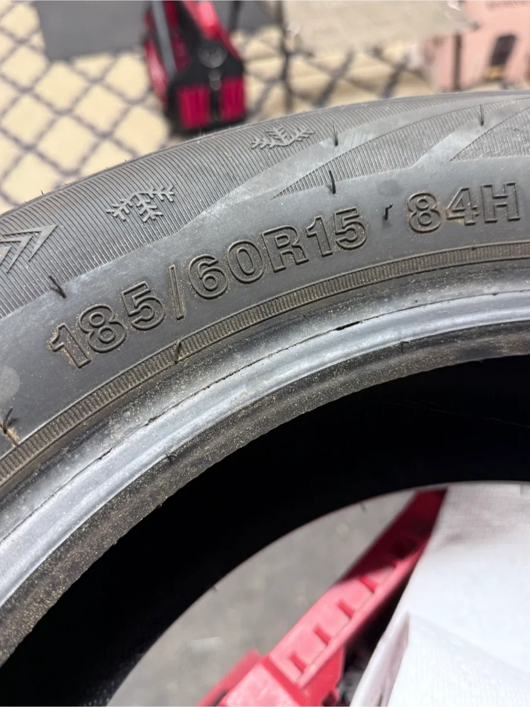 Rockblade 185/60R15 Winter Tires image indicator(2)