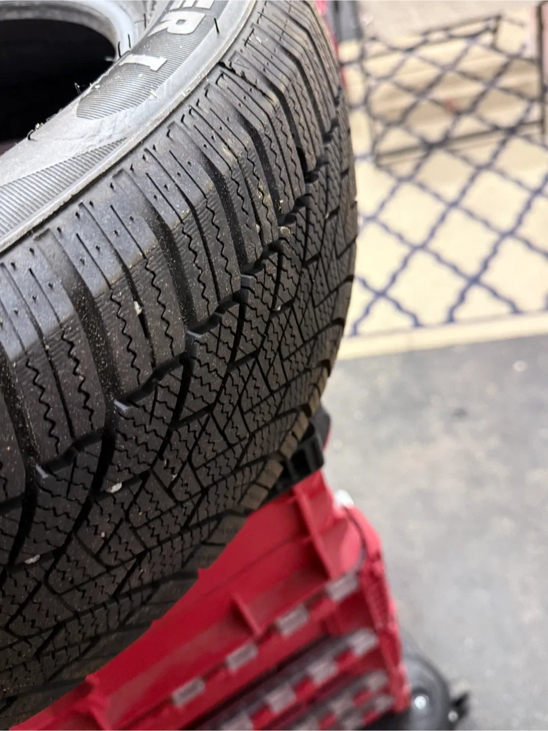 Rockblade 185/60R15 Winter Tires image indicator(6)