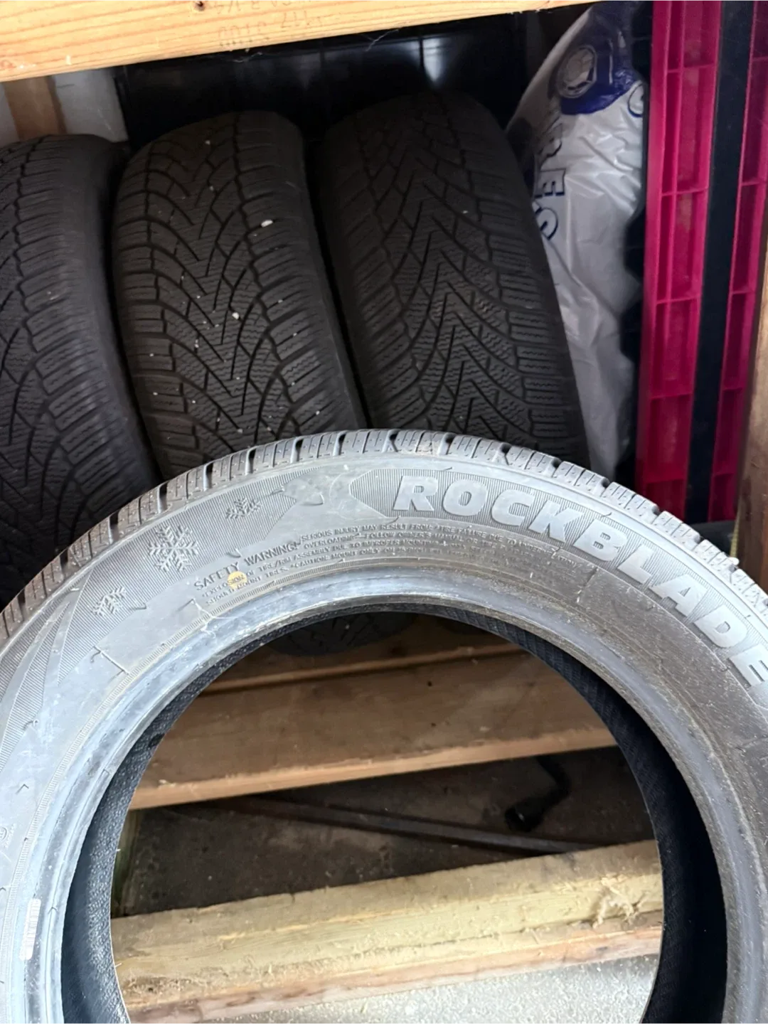 Rockblade 185/60R15 Winter Tires image indicator(5)