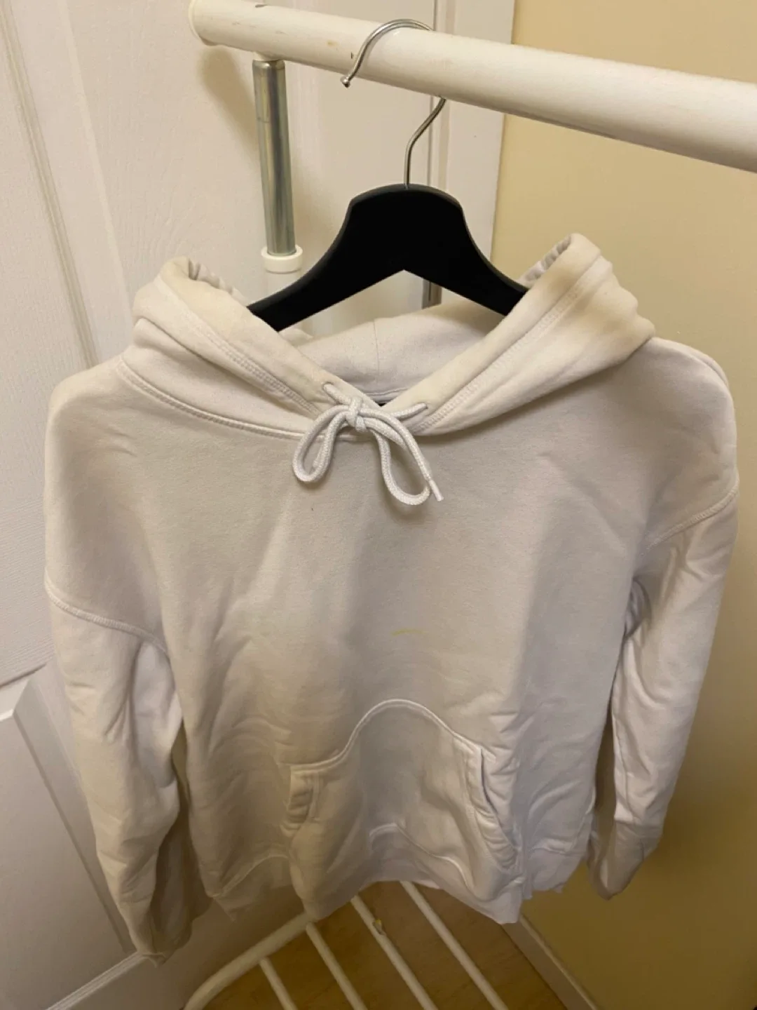 H&M Relaxed Fit Hoodie - Size M image indicator(4)