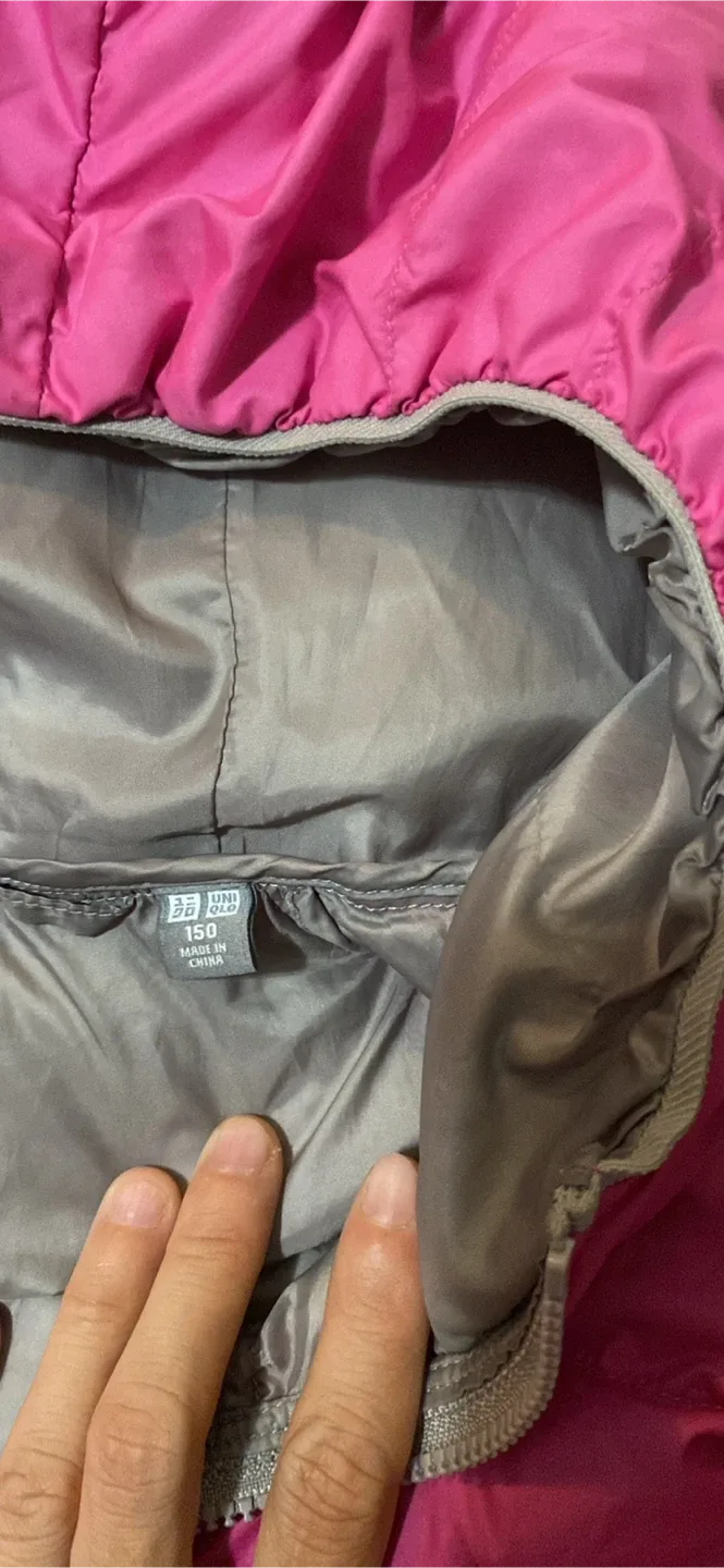 Uniqlo Pink Puffer Jacket - Size 150 image indicator(2)