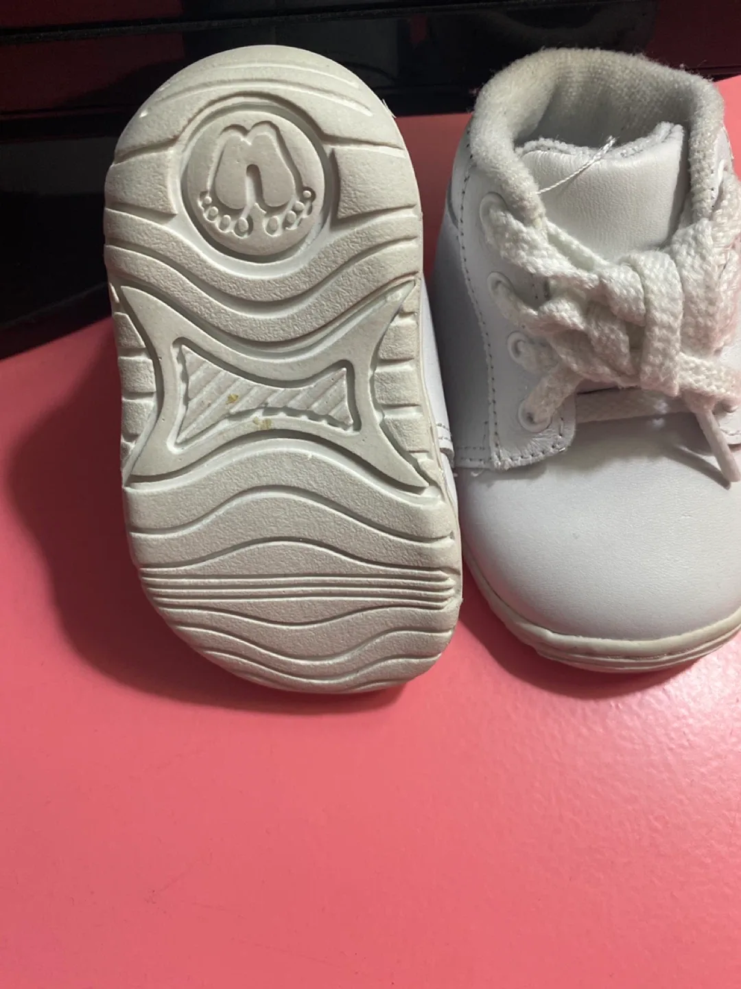 See Walkers Baby Shoes - Size 2 image indicator(4)