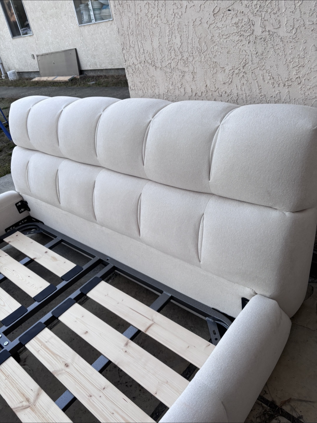Upholstered Platform Bed Frame - Queen Size - photo 2