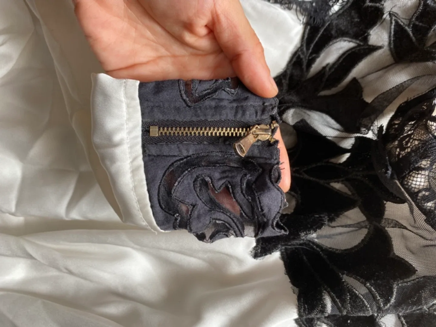 YSL White & Black Lace Accent Blouse Size S image indicator(4)