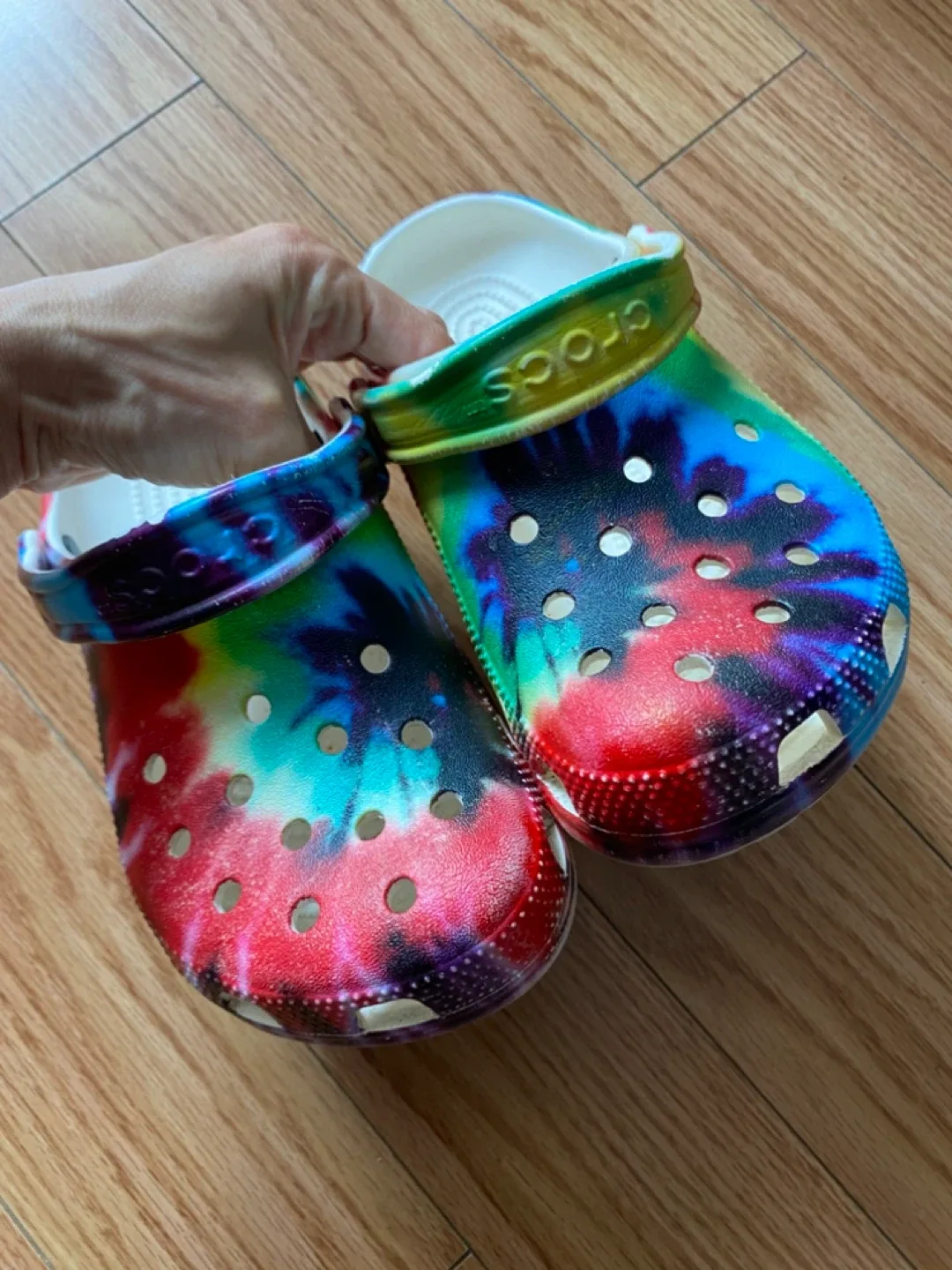 Crocs Tie Dye Clogs - Size J2 image indicator(4)